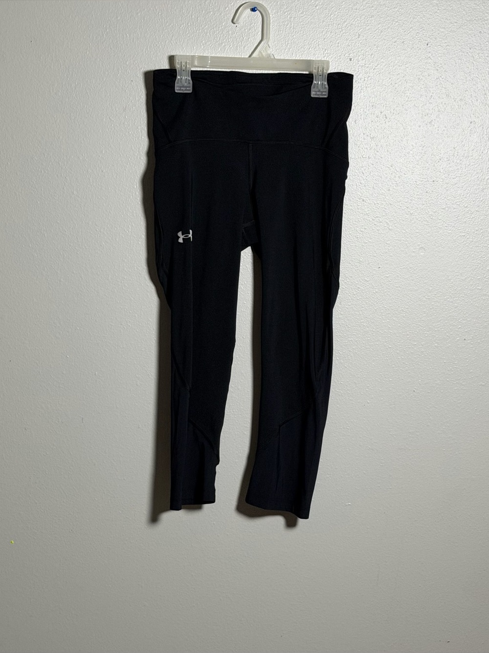 Under Armour Women Yoga Capri Black Compression Athletic Leggings size M